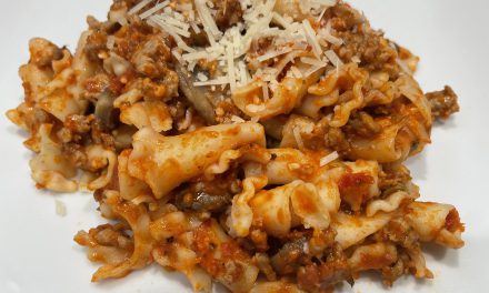 Gigle Pasta with Italian Sausage & Mushroom Marinara Meat Sauce